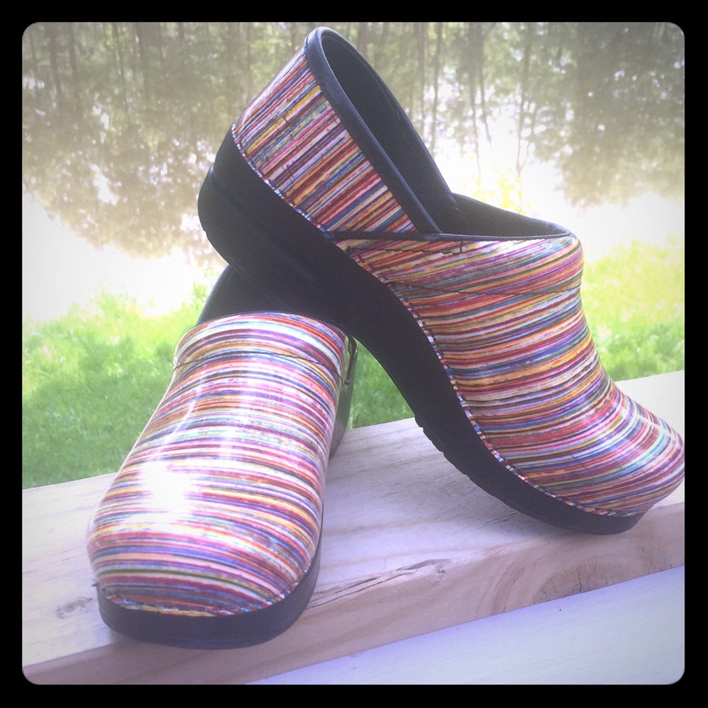 Sz 39 rainbow colored danskos